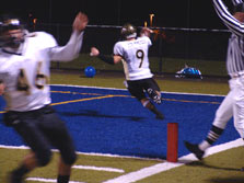 Justin Colbaugh (#9) scores on a 50+ yard run in the 4th quarter to make the score 20-10 Gateway.